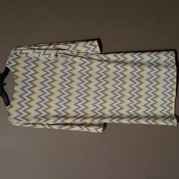 Messini Yellow Chevron Pattern w Keyhole Front 3/4 Sleeve Dress Size M - Picture 2 of 5